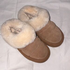 UGG Tazzlita Platform Slippers (kids)